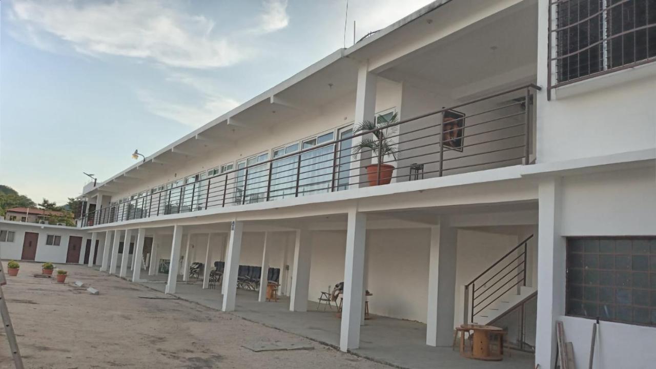 Apartamentos Mundo Maya Habitaciones Flores Exterior photo